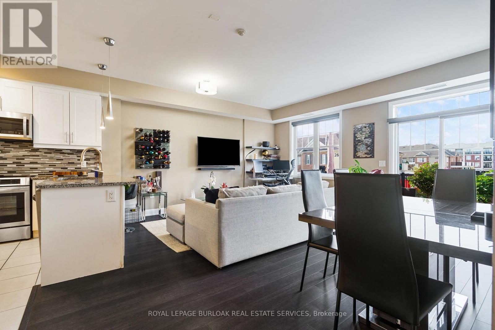 306 272 Georgian Dr, Oakville, ON L6H 7K1