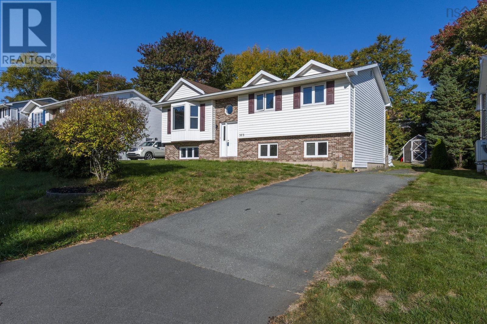 373 Auburn Dr, Dartmouth, NS B2W 6E1