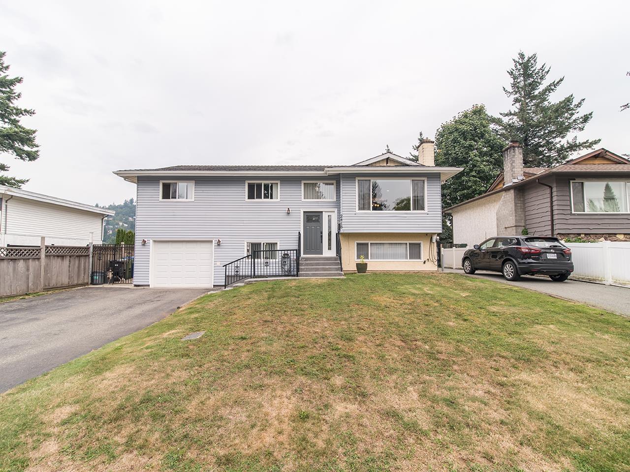 2418 Guilford Dr, Abbotsford, BC V2S 5M2