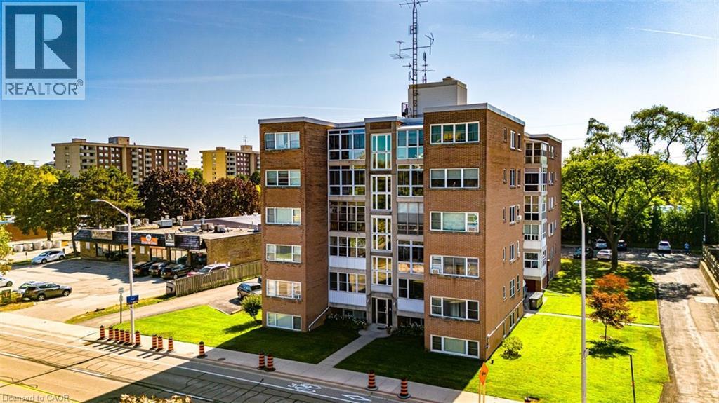 824 Brant Street Unit 8, Burlington, ON L7R 2J5