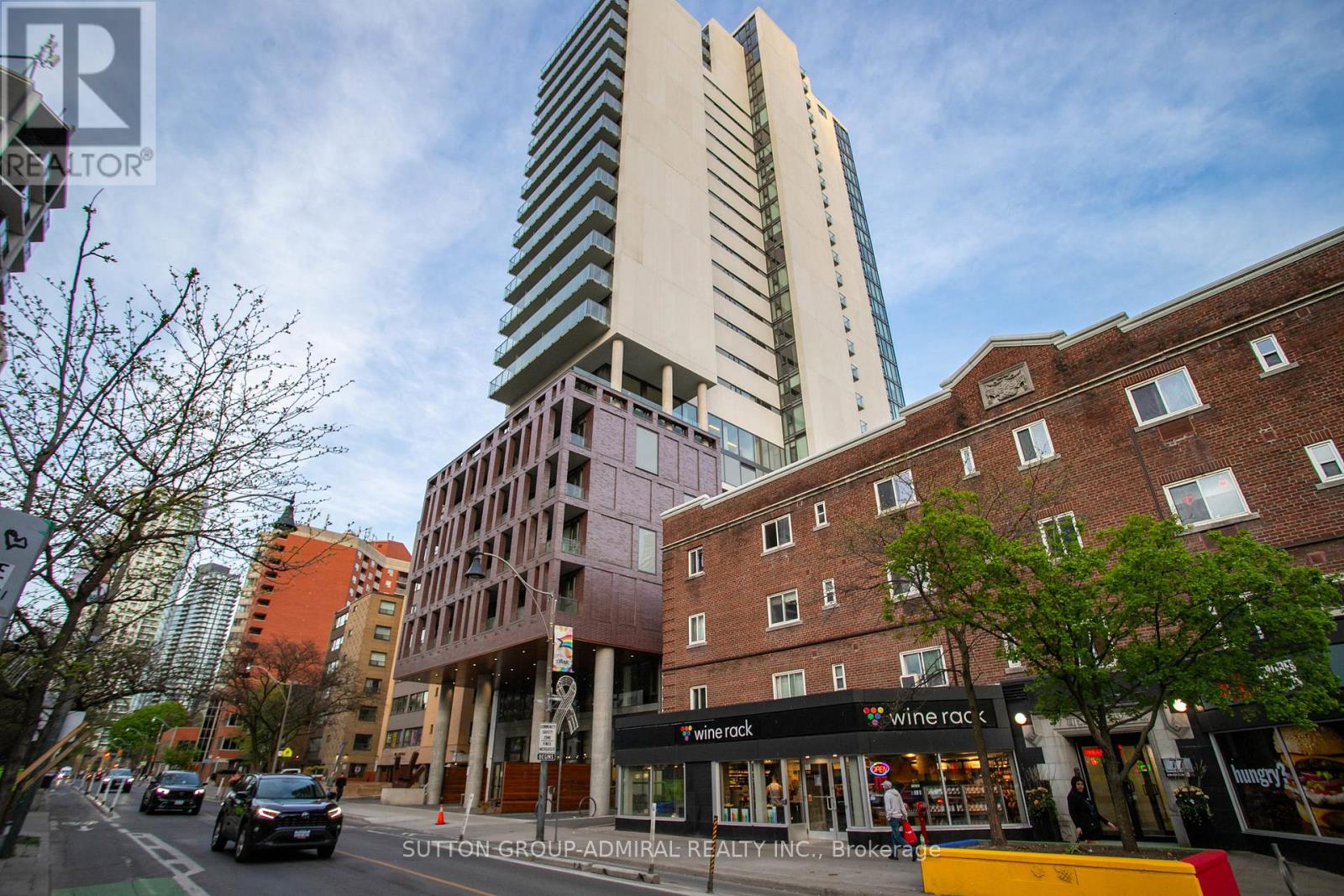 2104 81 Wellesley St E, Toronto, ON M4Y 0C5