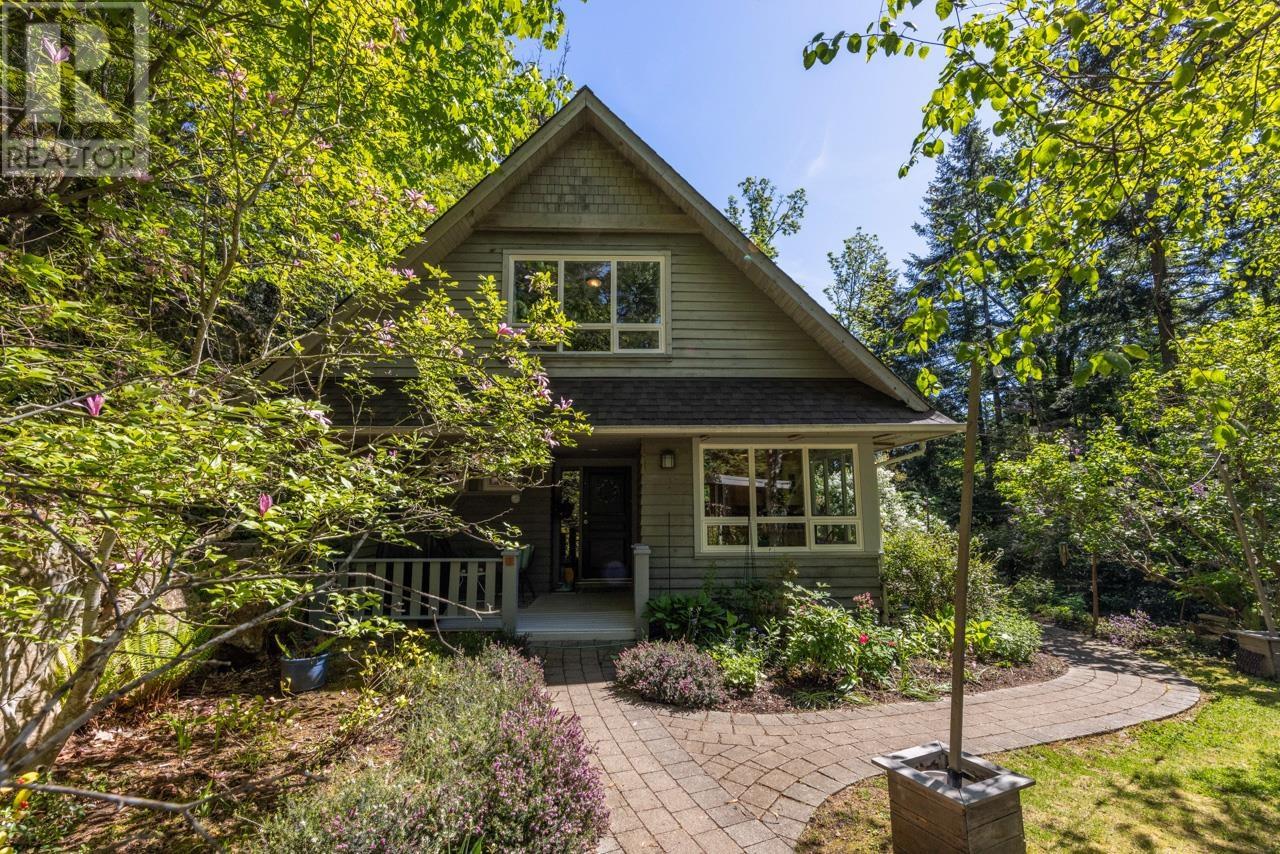 576 Cates Hill Rd, Bowen Island, BC V0N 1G2