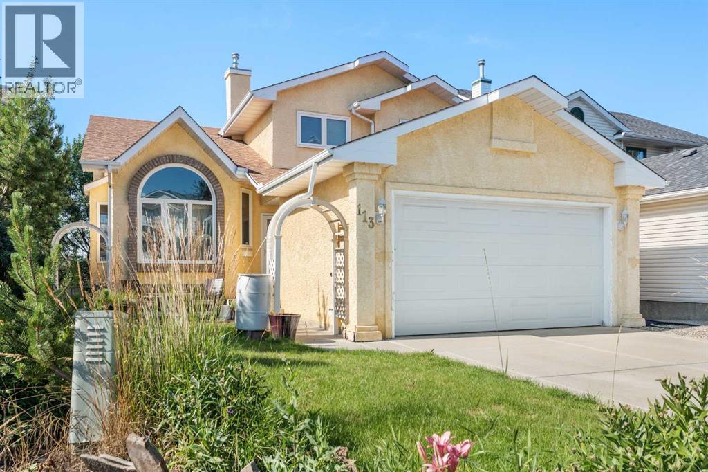 113 Sierra Vista Ter SW, Calgary, AB T3H 3C4