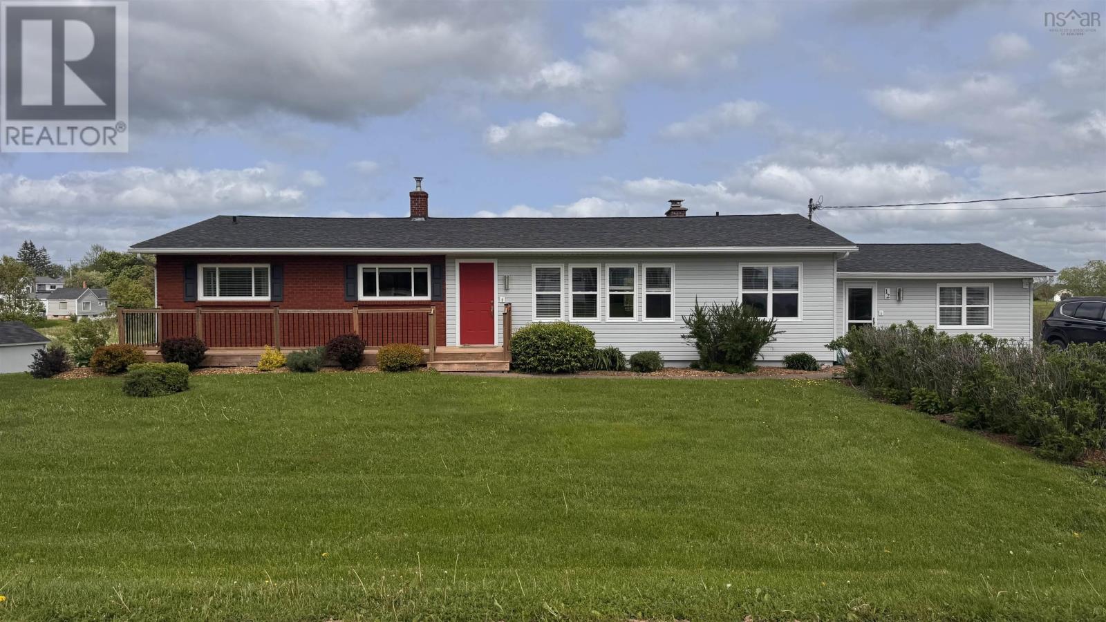12 Lakeshore Dr, Lyons Brook, NS B0K 1H0