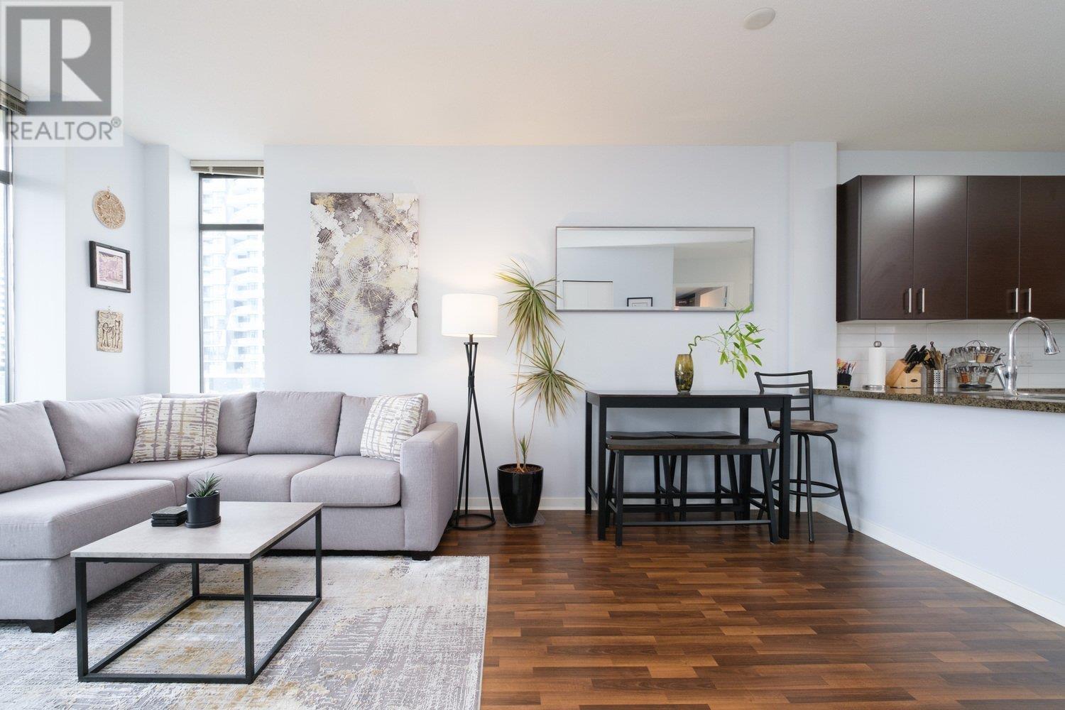 4250 Dawson Street Unit 702, Burnaby, BC V5C 4B1