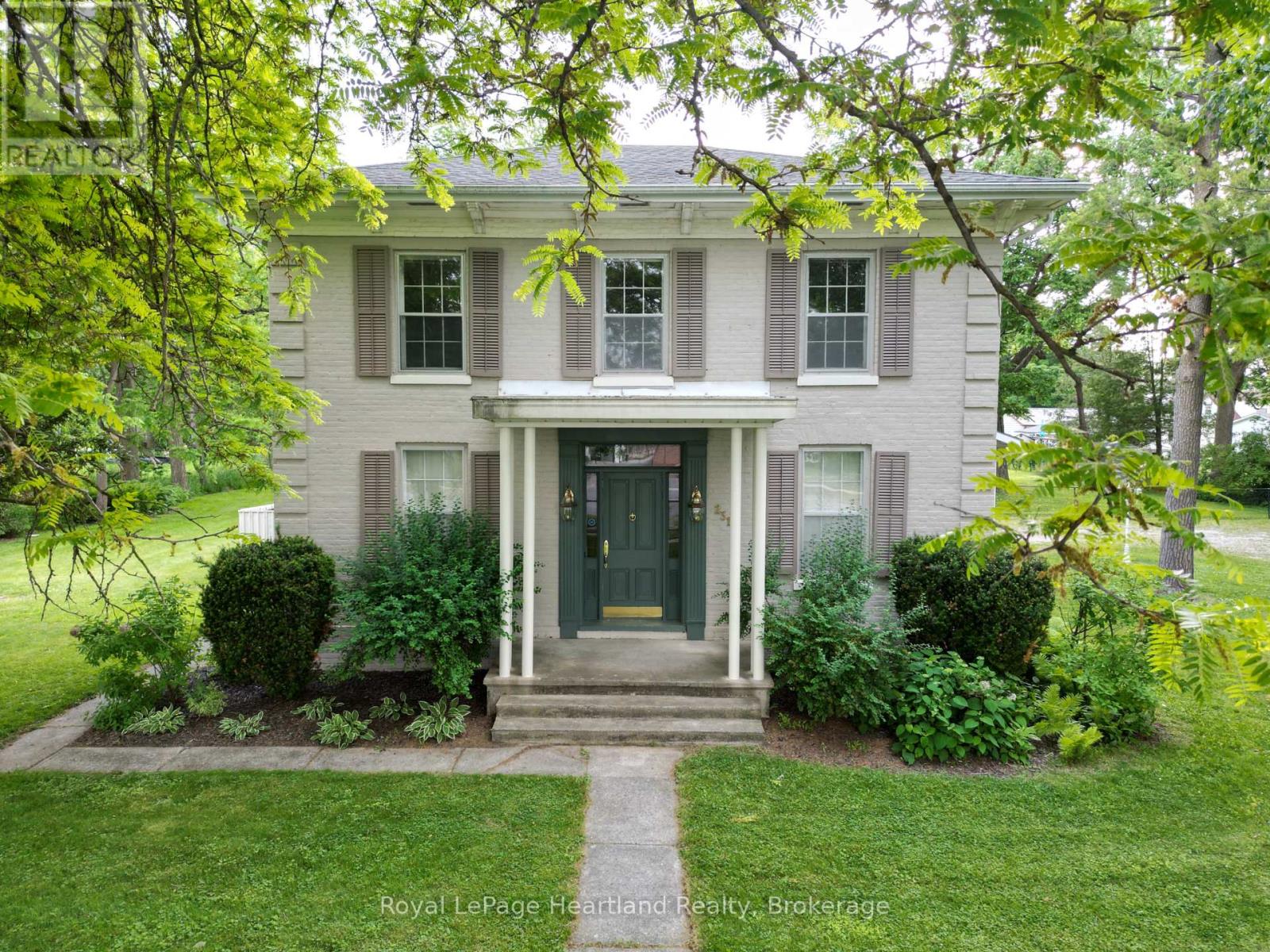 231 William St, South Huron, ON N0M 1S2