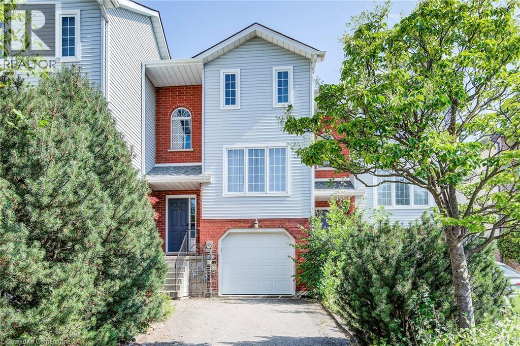 635 Grange Cres, Waterloo, ON N2T 2L9