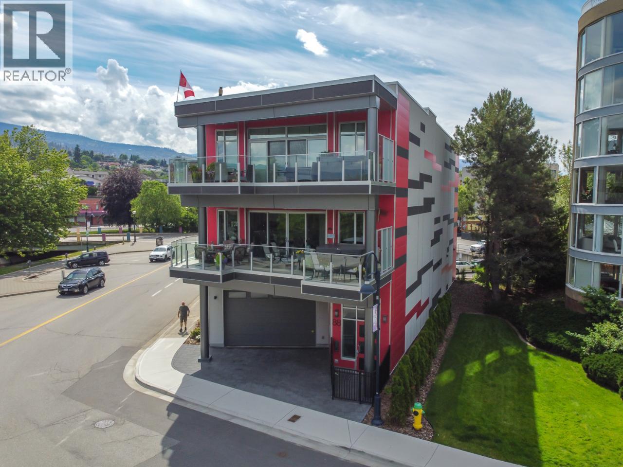 88 Lakeshore Dr, Penticton, BC V2A 1B5