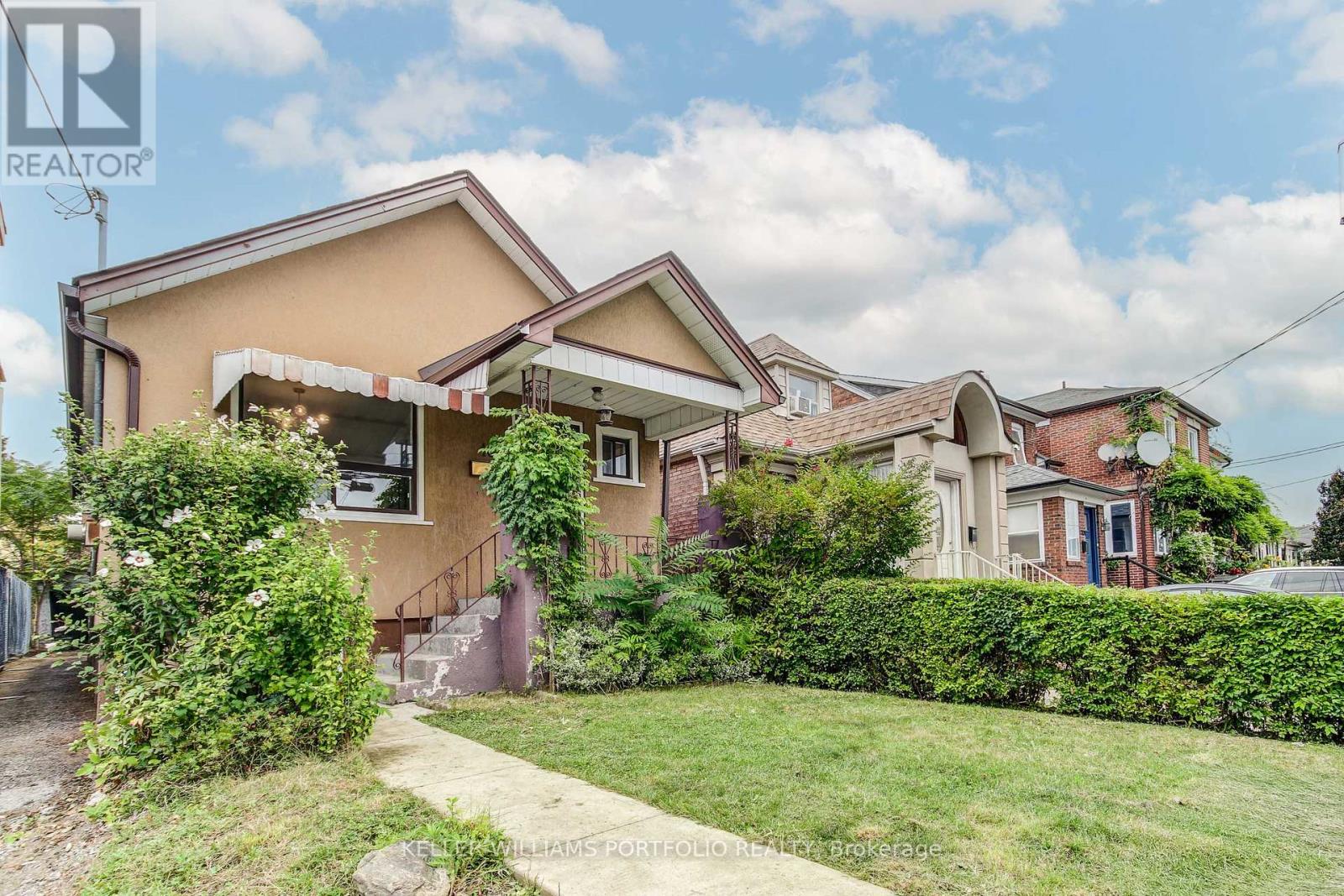 108 Clovelly Ave, Toronto, ON M6E 2E6