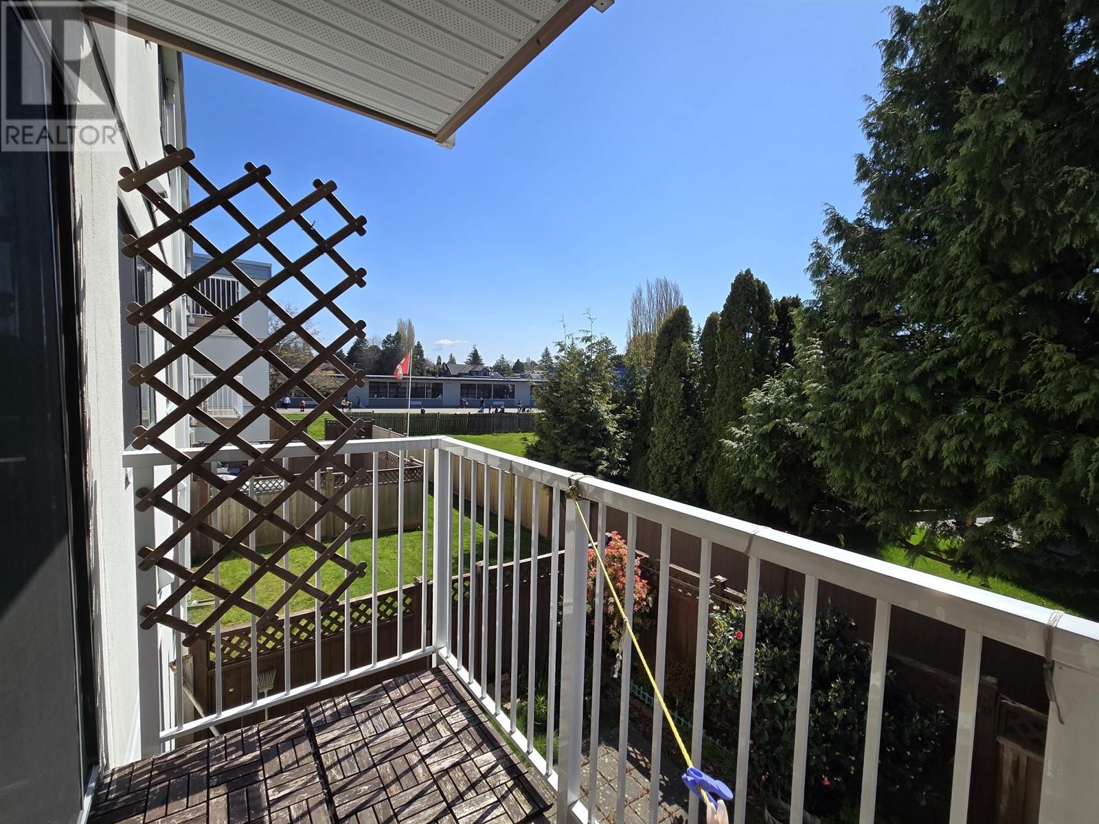 7240 Lindsay Road Unit 207, Richmond, BC V7C 3M6
