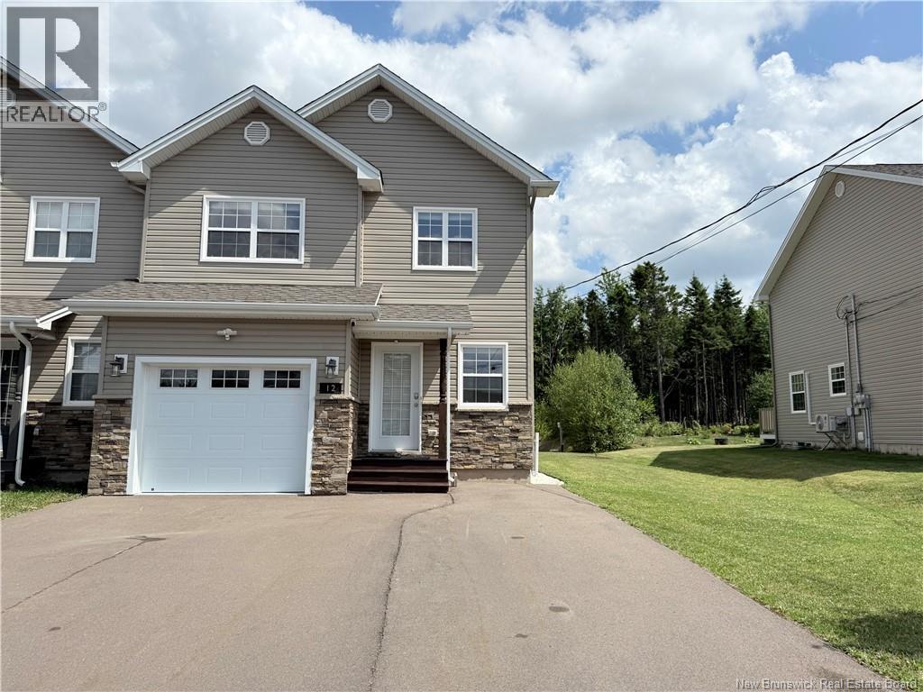 12 Poitou, Dieppe, NB E1A 9V1