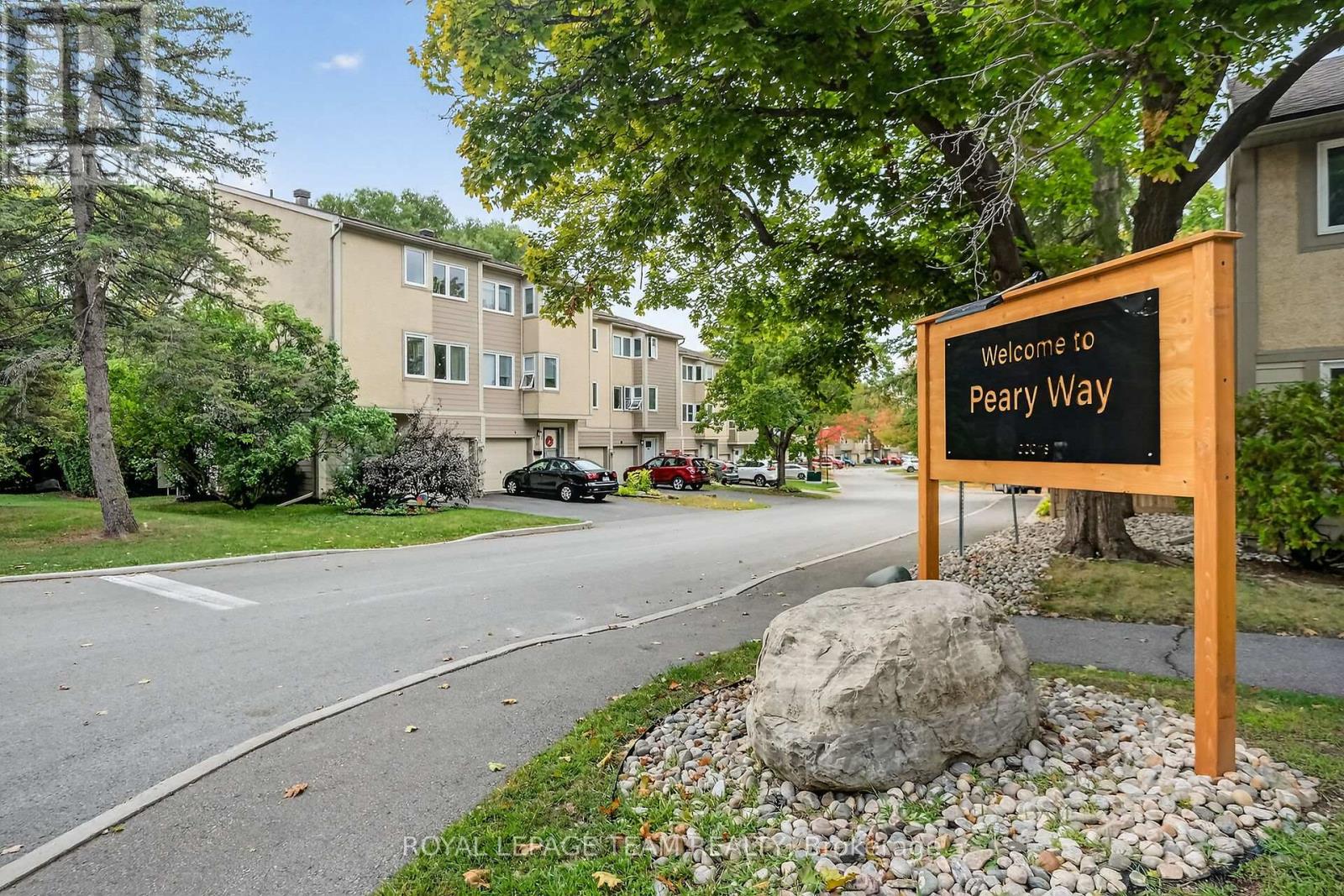11 Peary Way, Ottawa, ON K2L 1Z8