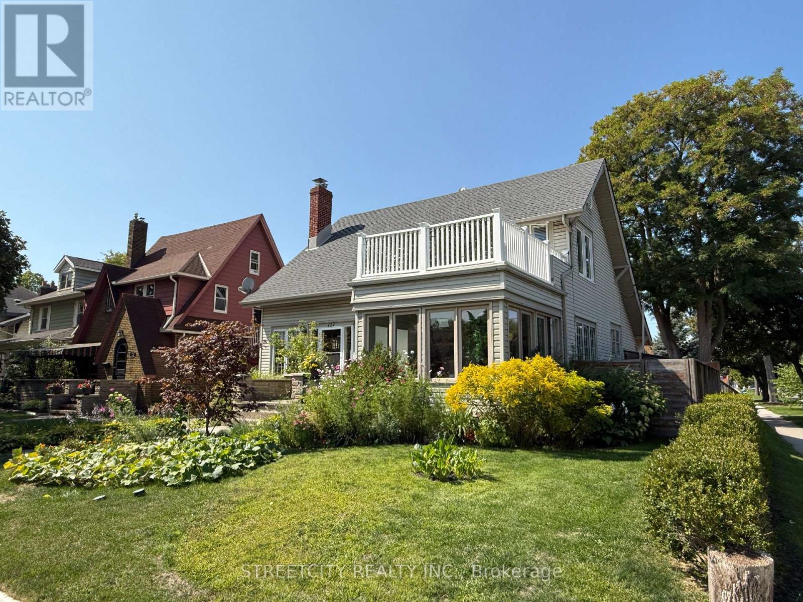 127 Fleming St, Sarnia, ON N7T 6C2