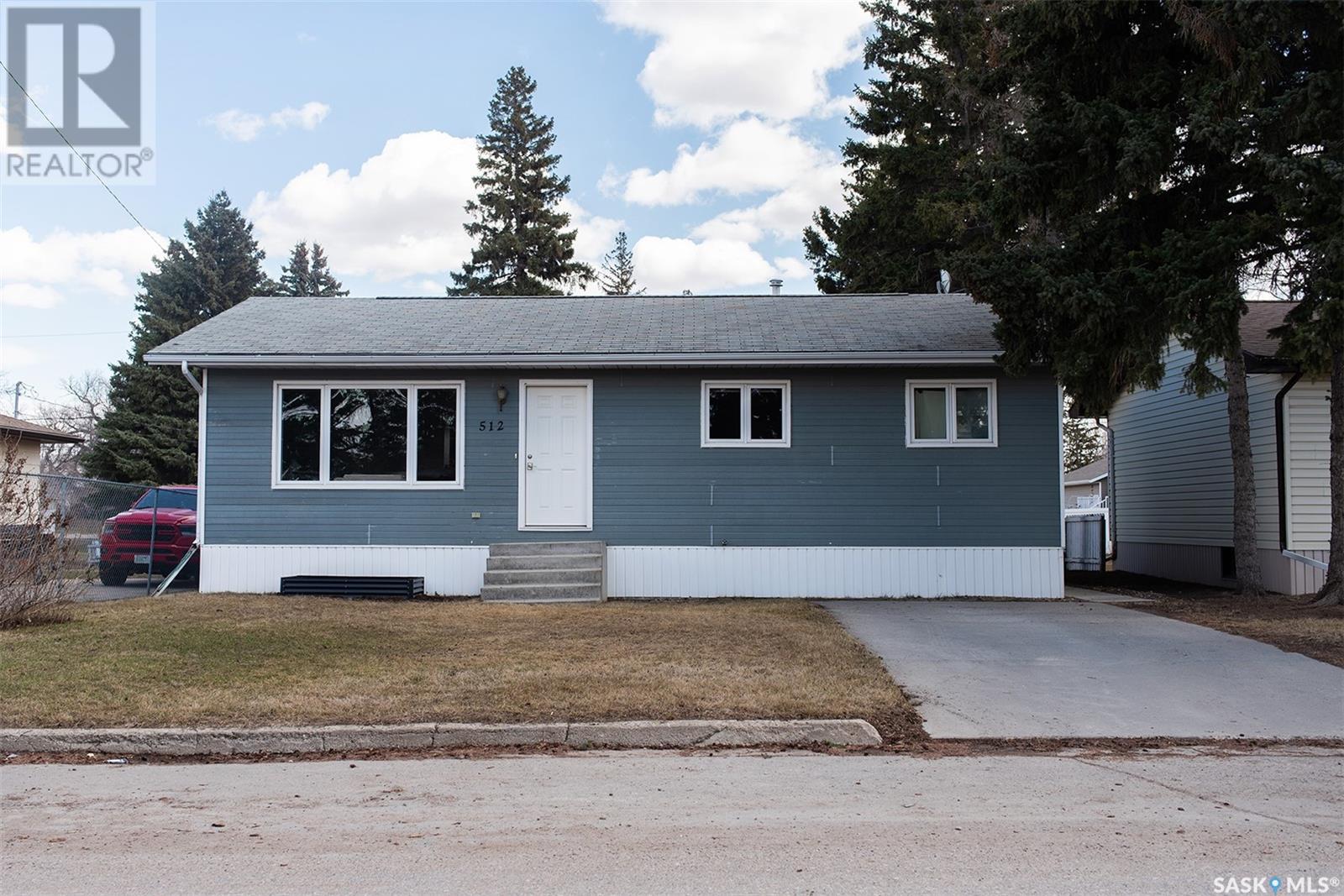 512 4 Street East, Wynyard, SK S0A 4T0