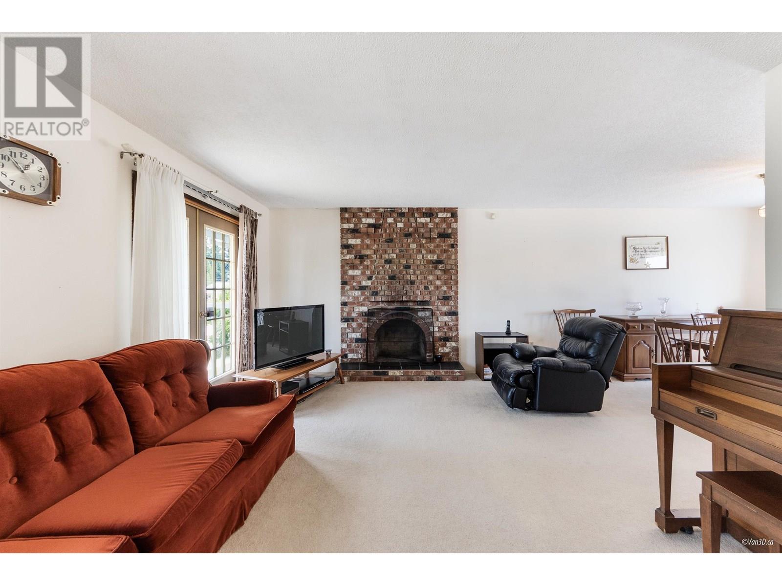 1632 Como Lake Ave, Coquitlam, BC V3J 3P6