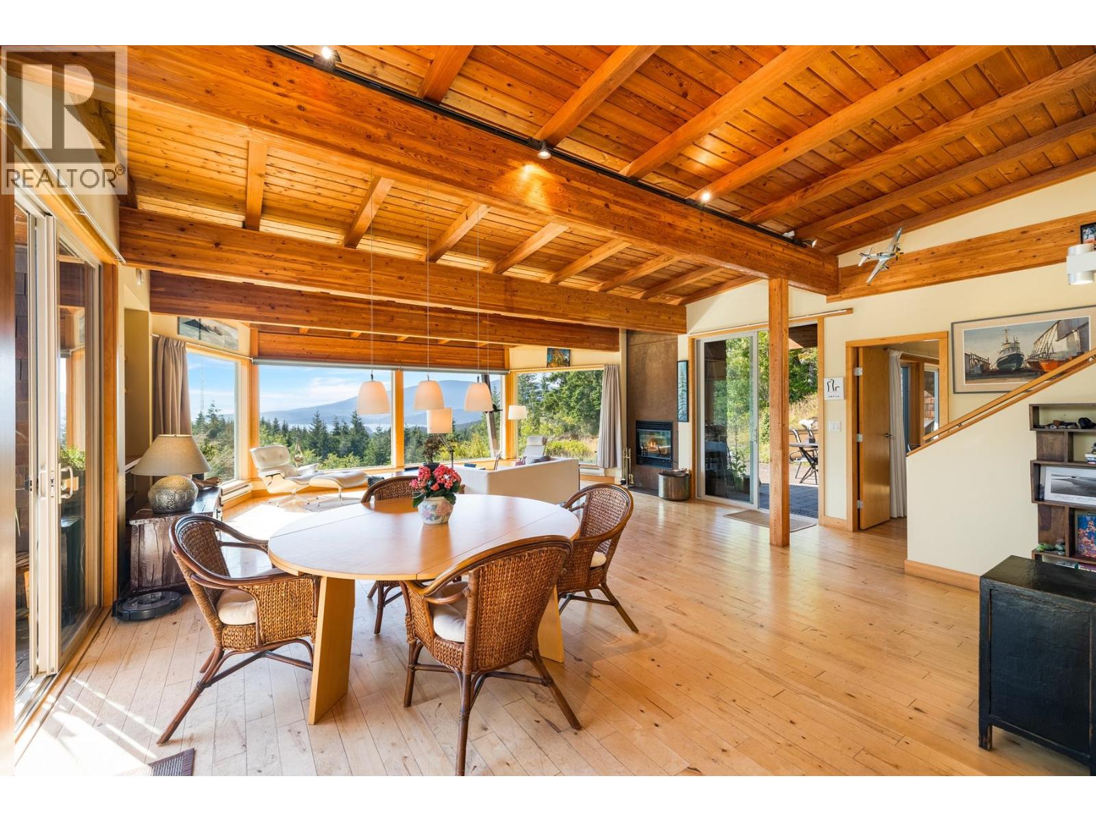 1301 Sunset Rd, Bowen Island, BC V0N 1G2
