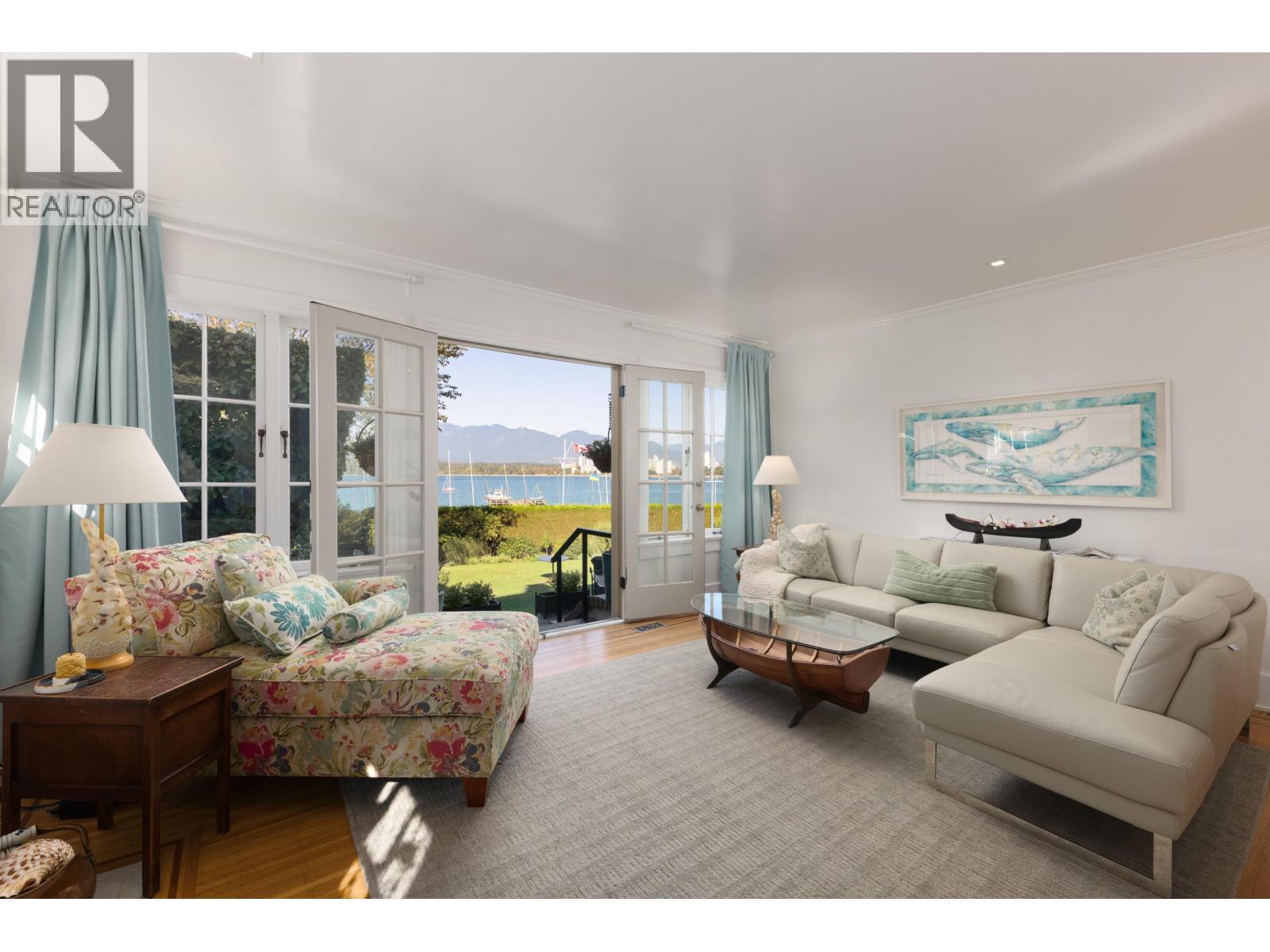 2449 Point Grey Rd, Vancouver, BC V6K 1A1