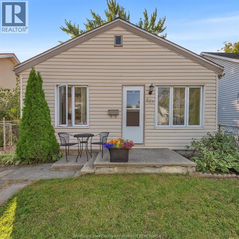 683 Stanley, Windsor, ON N8X 3B3