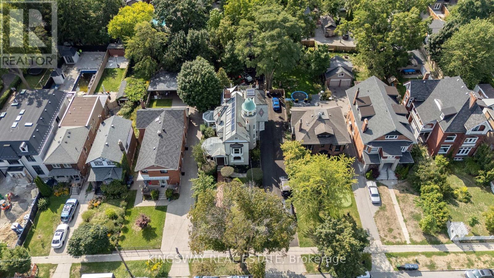 166 High Park Ave, Toronto, ON M6P 2S4