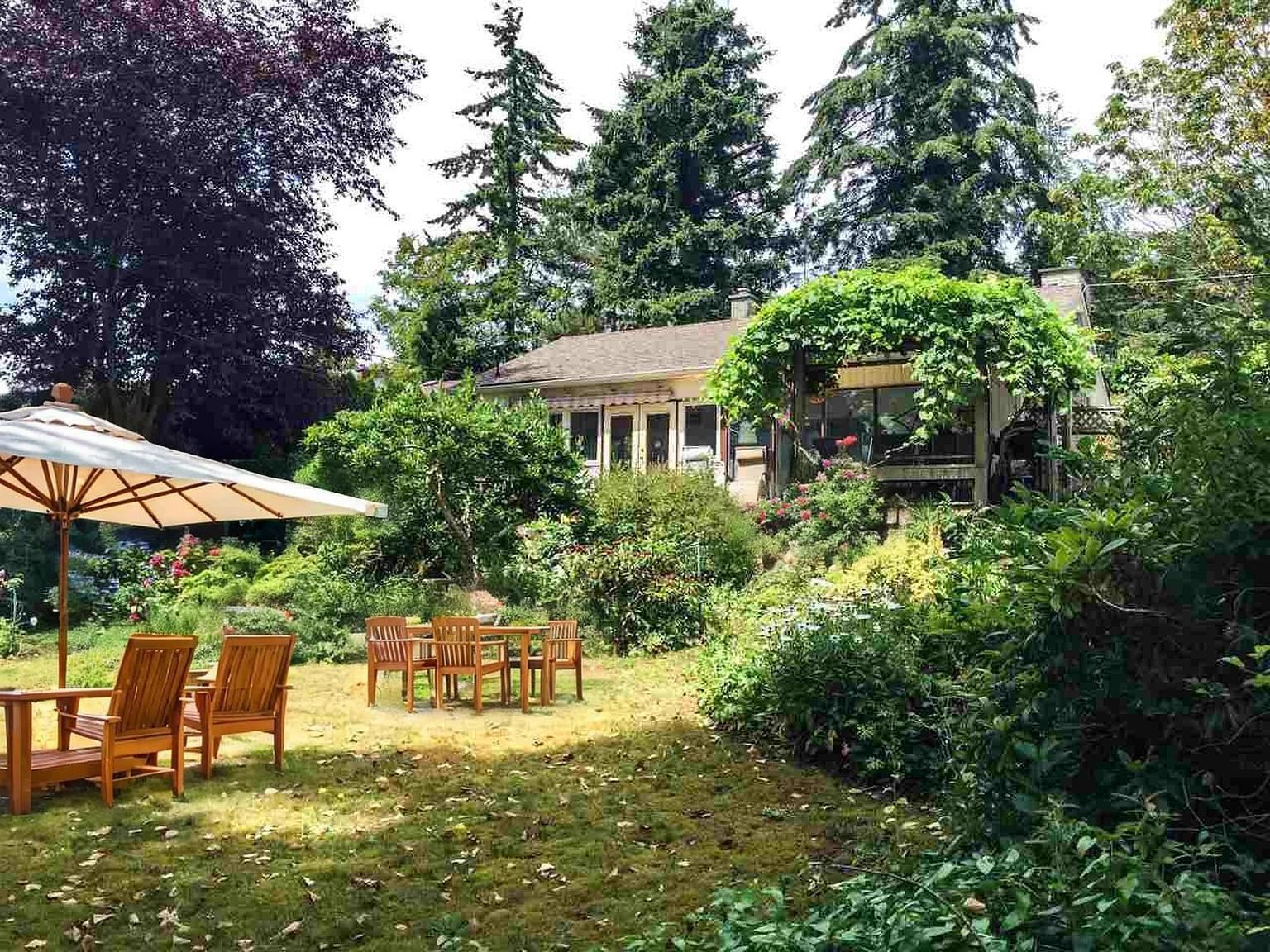 1381 Everall St, White Rock, BC V4B 3S7