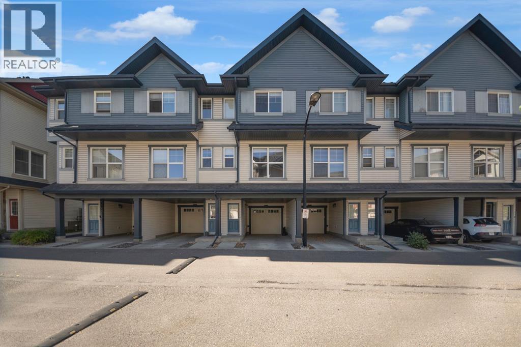 136 New Brighton Pt SE, Calgary, AB T2Z 1B7