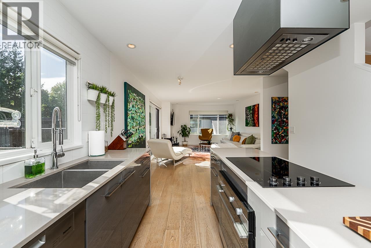 3988 Parkway Dr, Vancouver, BC V6L 3E1