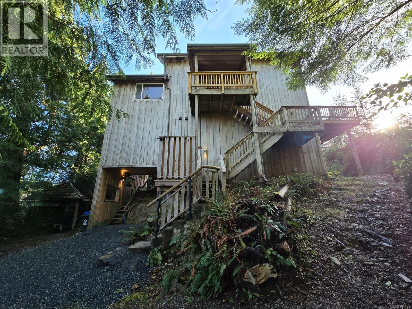 316 Leighton Way, Tofino, BC V0R 2Z0