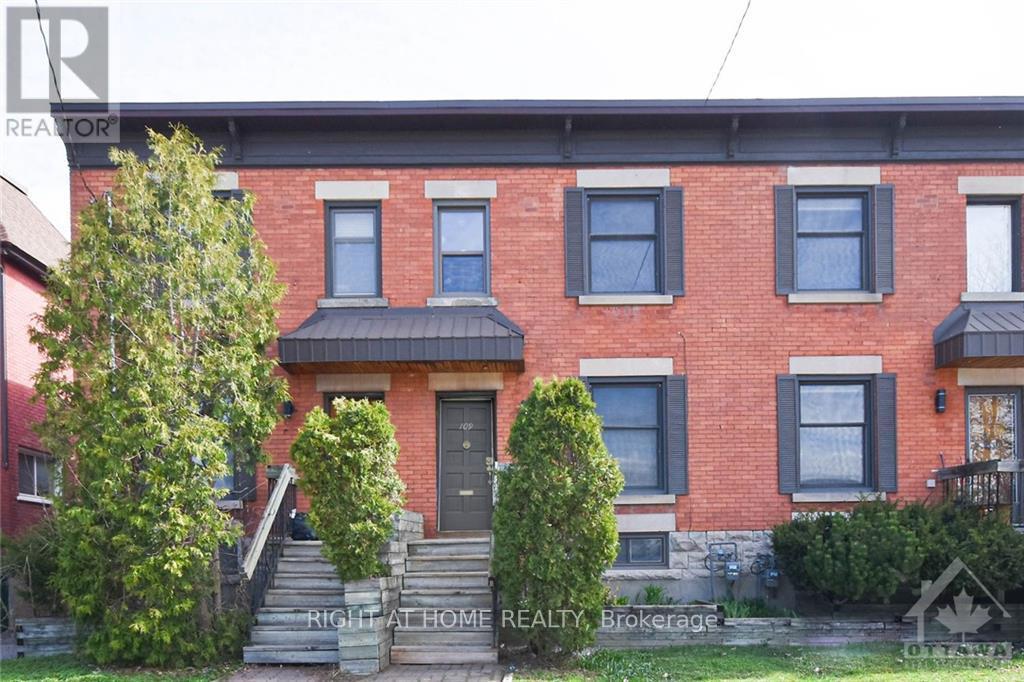 109 Sweetland Ave, Ottawa, ON K1N 7V1