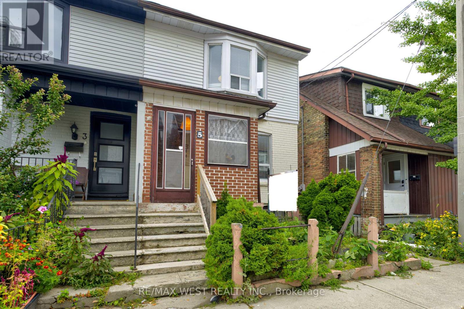 5 Archer St, Toronto, ON M6H 1J1