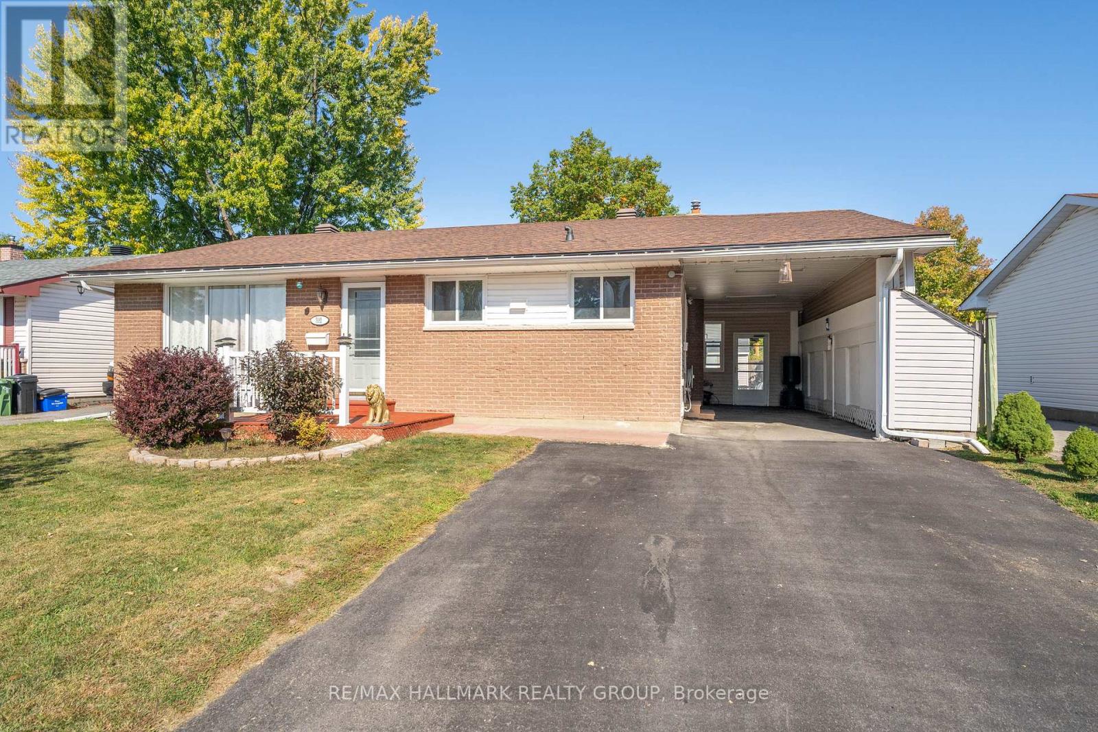 591 Eastvale Dr, Ottawa, ON K1J 6Z4