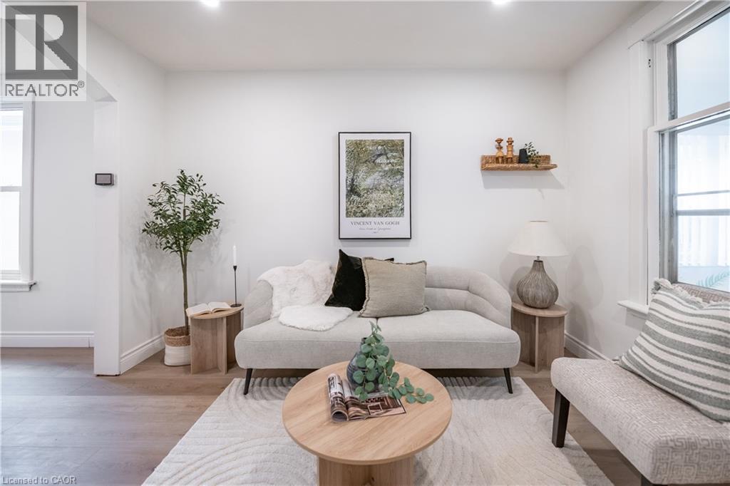 390 Paling Ave, Hamilton, ON L8H 5K2