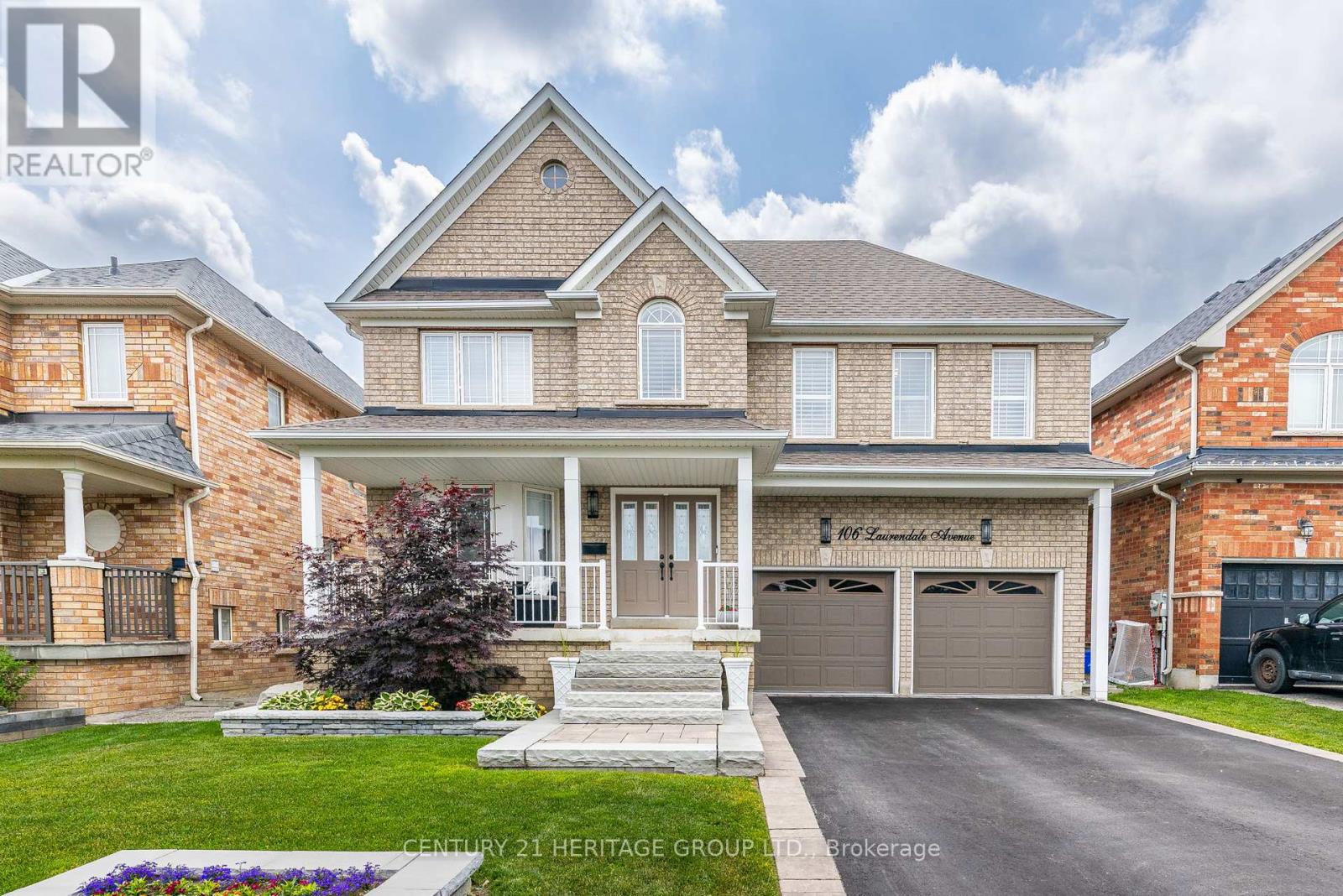 106 Laurendale Ave, Georgina, ON L4P 4E8