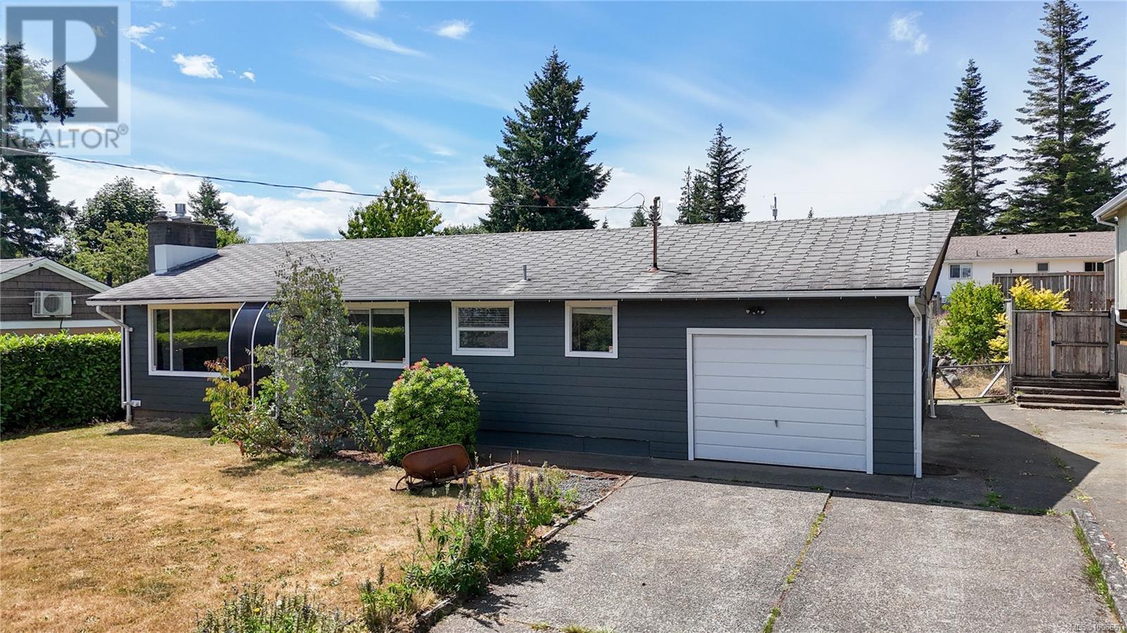 736 Nancy Greene Dr, Campbell River, BC V9W 2A6