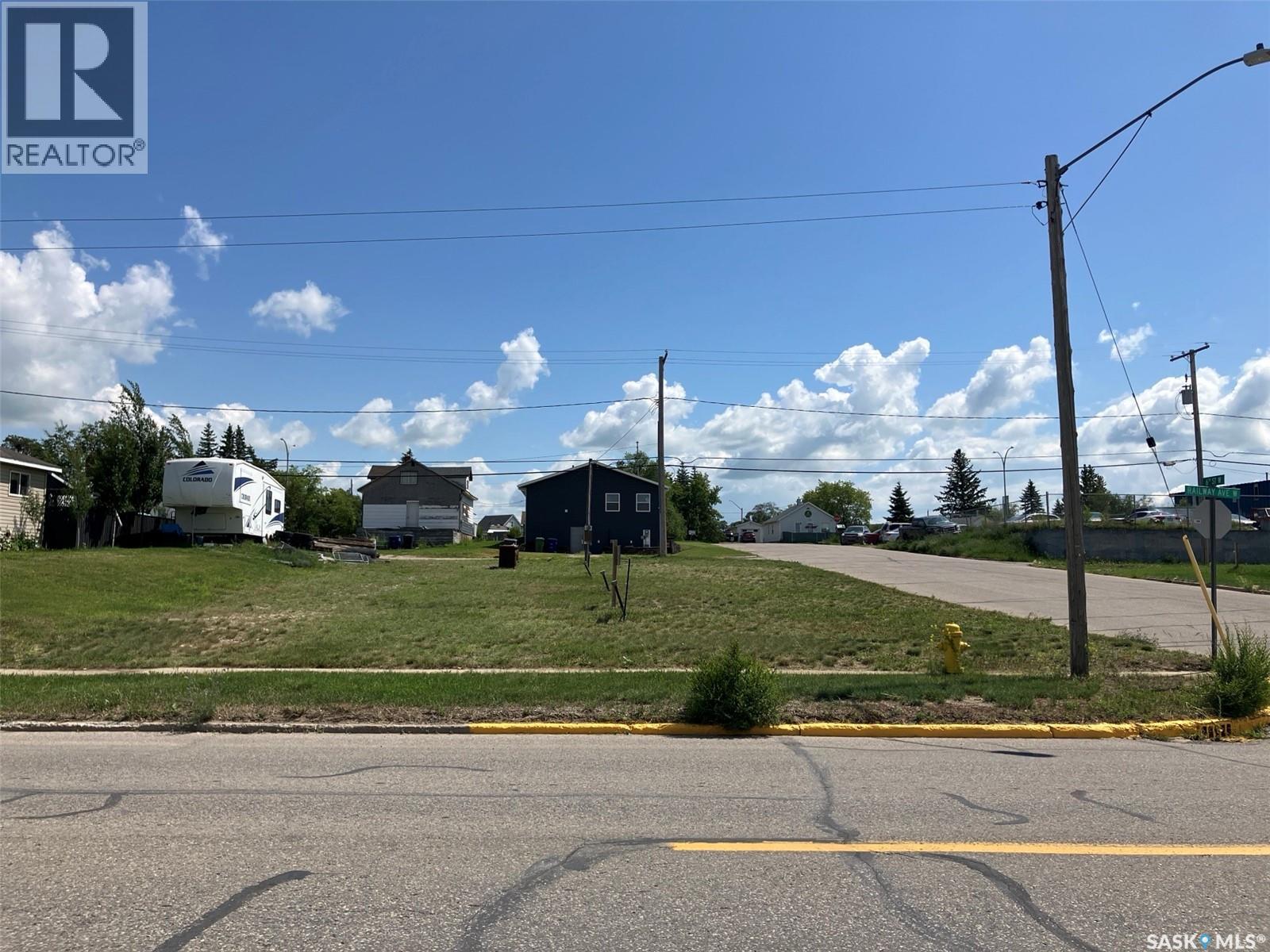 616 Railway Ave W, Nipawin, SK S0E 1E0