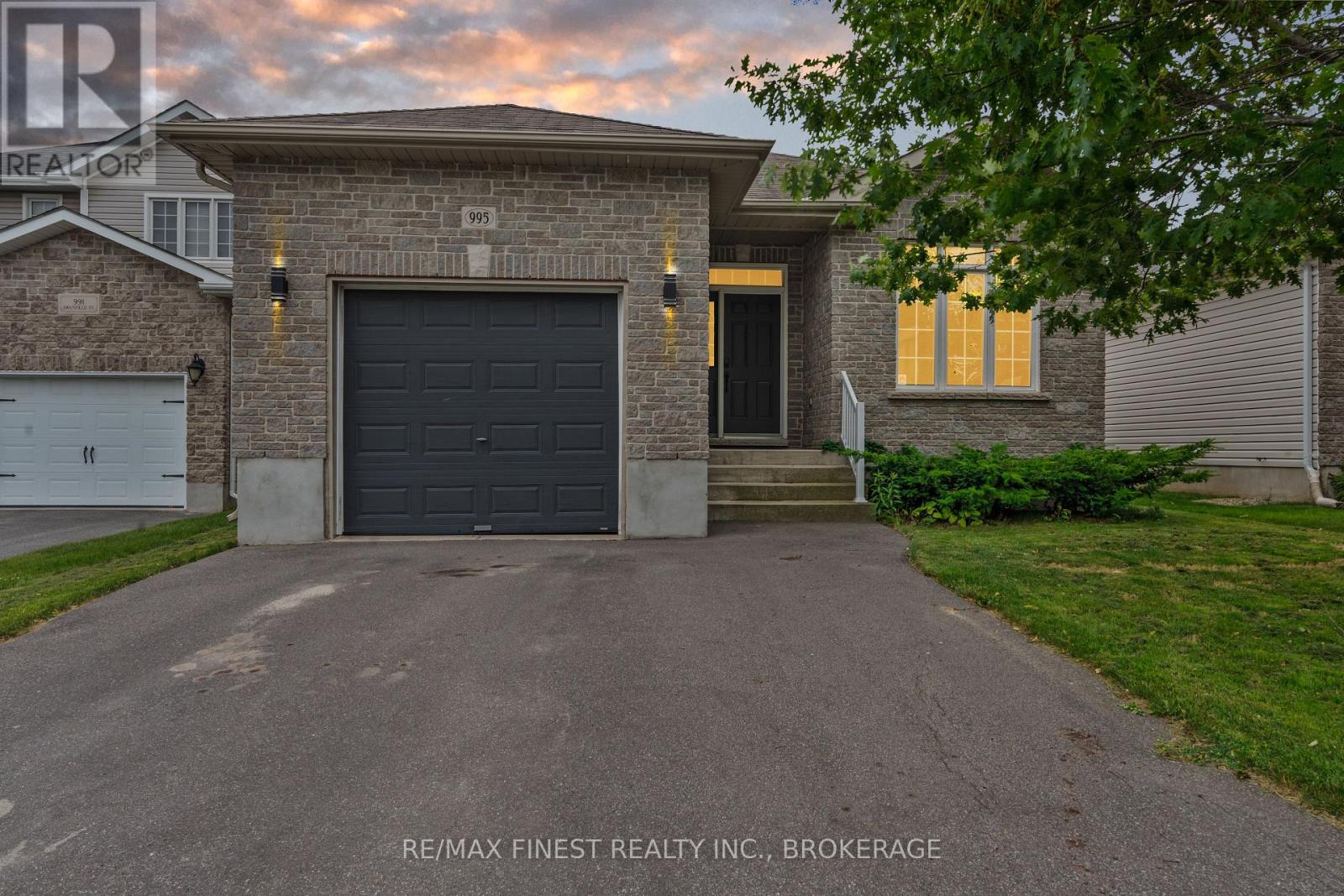 995 Swanfield St, Kingston East Gardiners Rd, ON K7M 0A6
