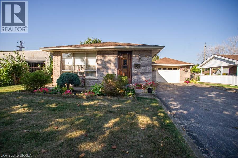 10 Linden Ave, Brantford, ON N3S 7E2
