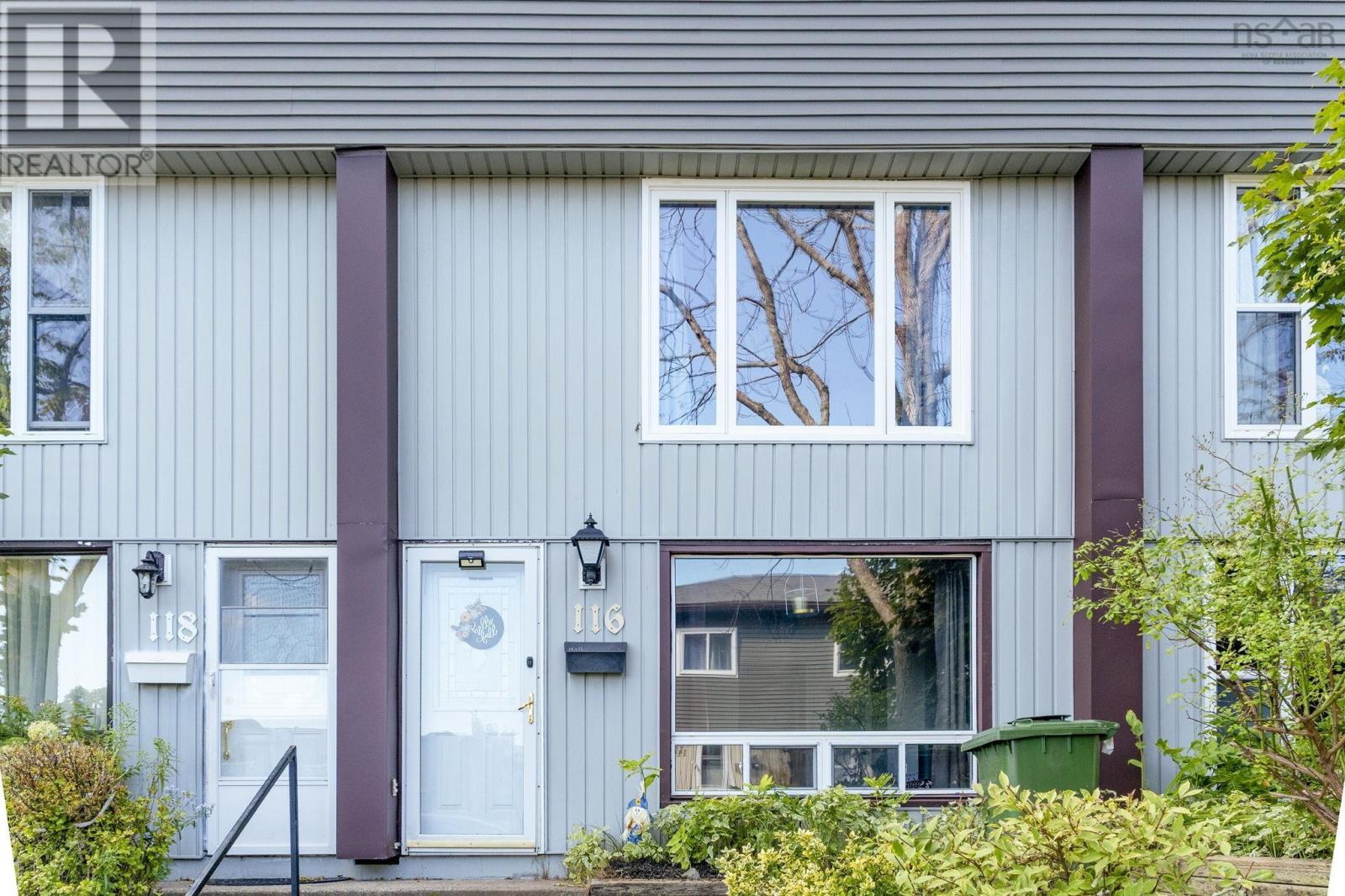 116 Bromley Rd, Halifax, NS B3P 2L7