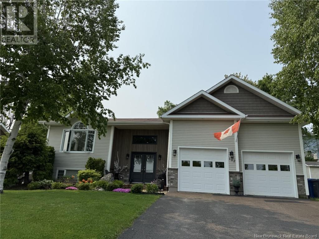 102 Rue Belair, Grand-saultgrand Falls, NB E3Y 1A8