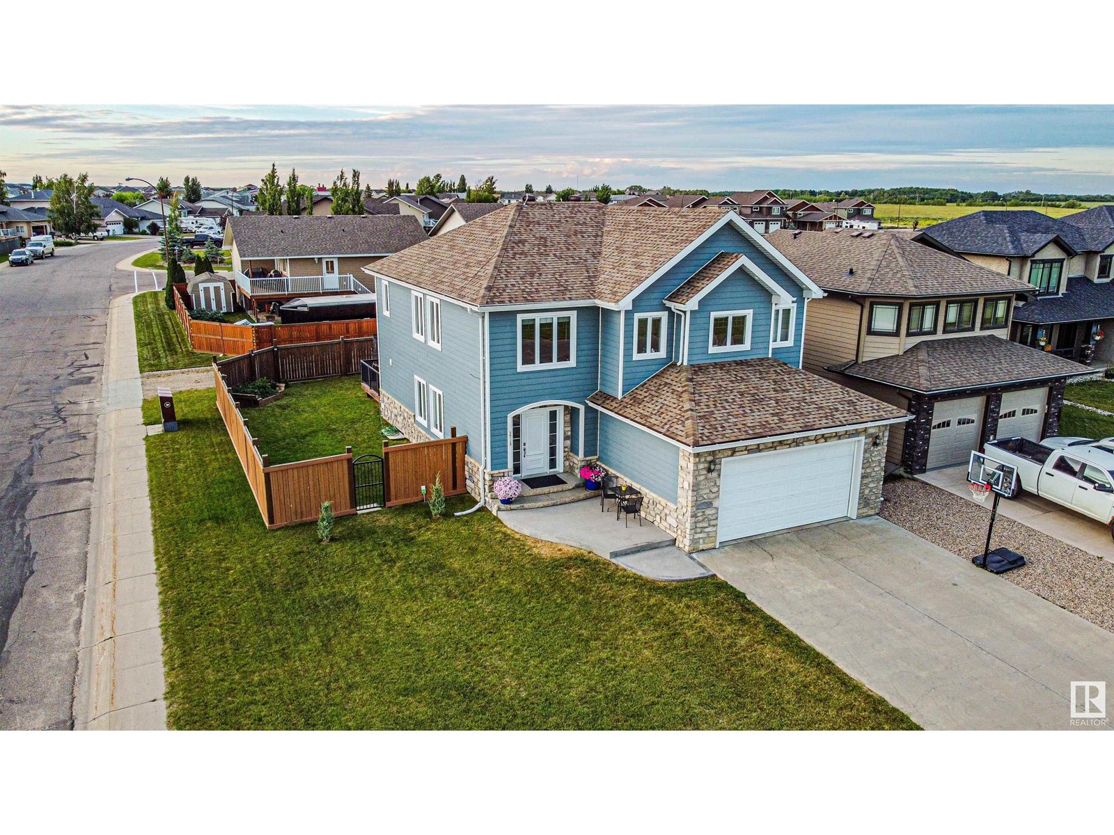 3719 Lakeshore Dr, Bonnyville, AB T9N 0A4