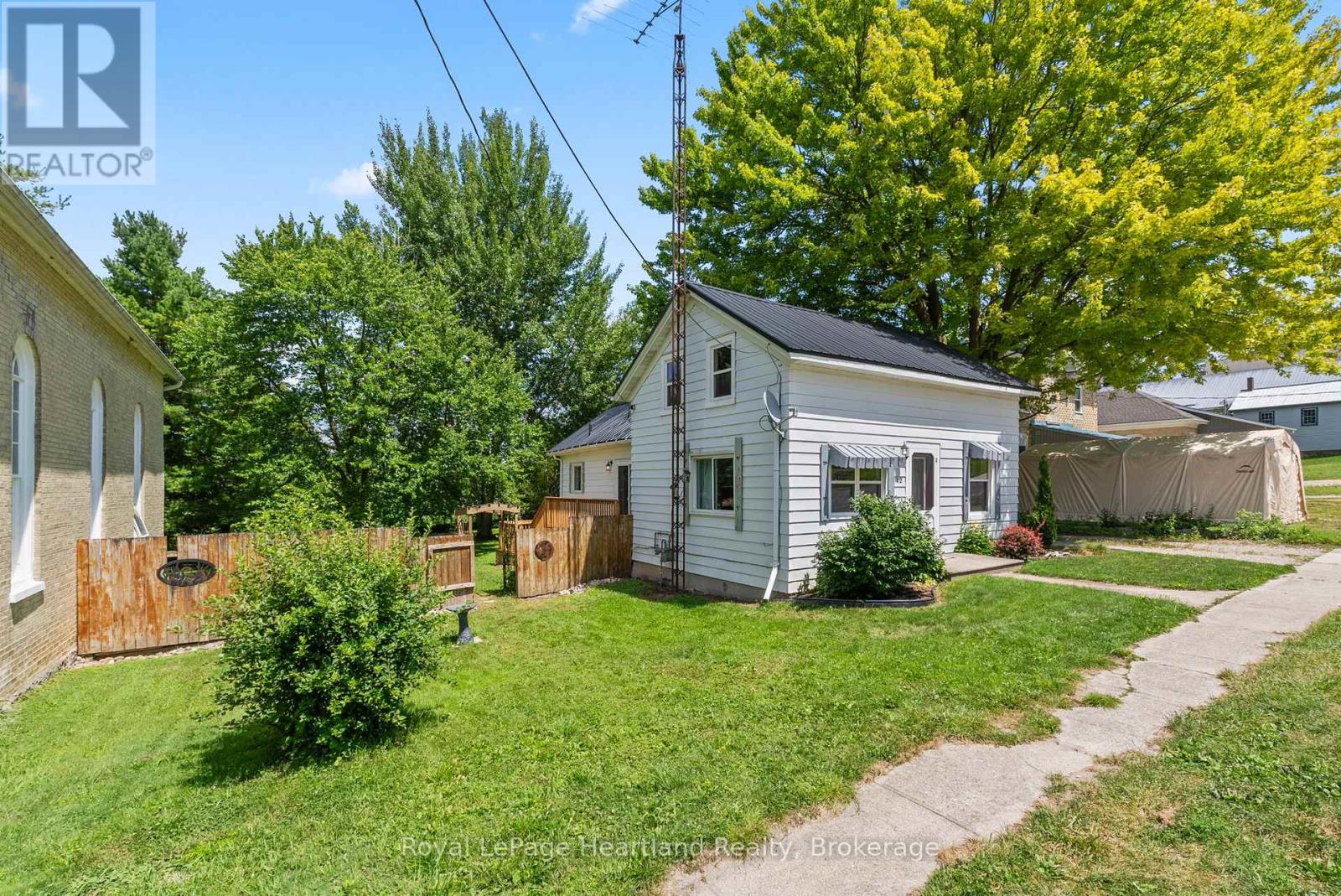 12 Brandon St, Morris-Turnberry, ON N0G 1H0