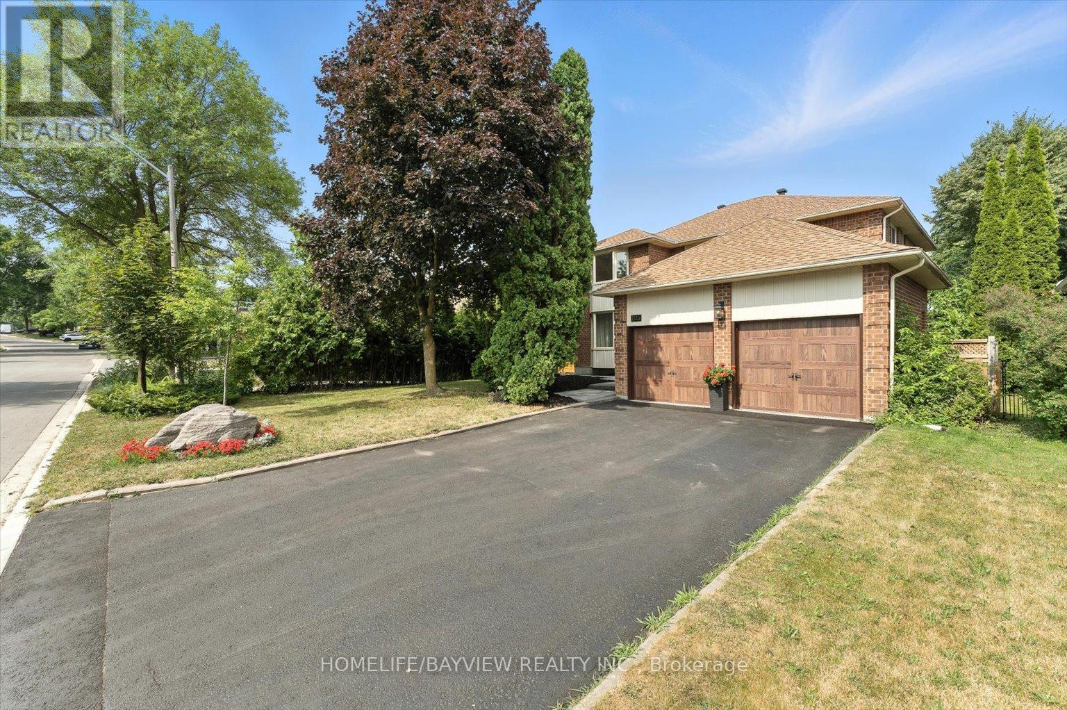 106 Crawford Rose Dr, Aurora, ON L4G 4R9
