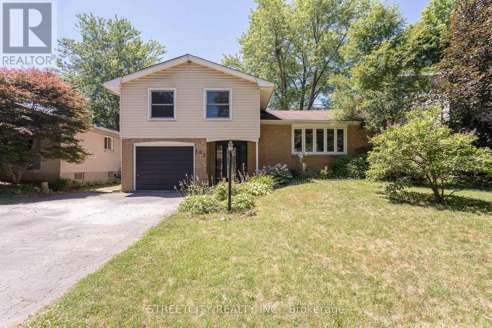 103 Friars Way, London, ON N6G 2B1