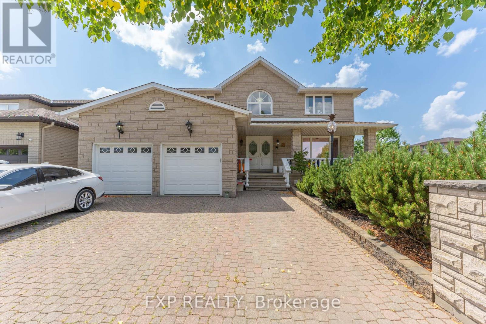 2 Glencrest Ave, Hamilton, ON L8G 4Y9