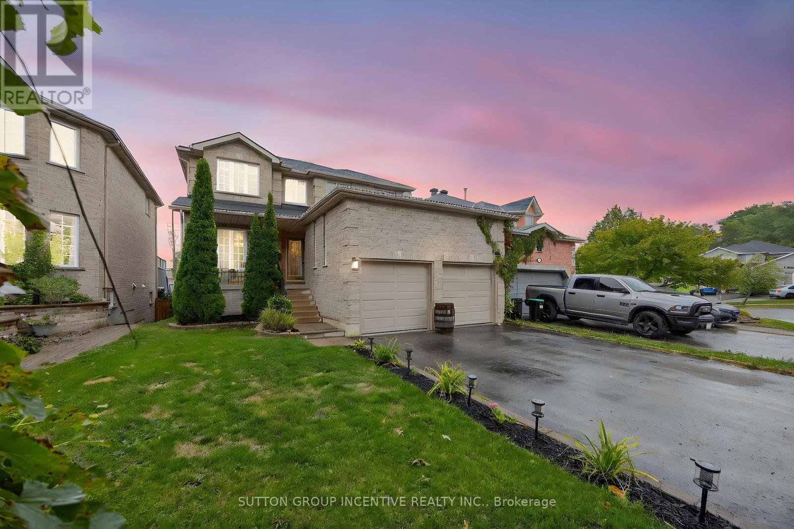 4 Dunnett Dr, Barrie, ON L4N 0H8