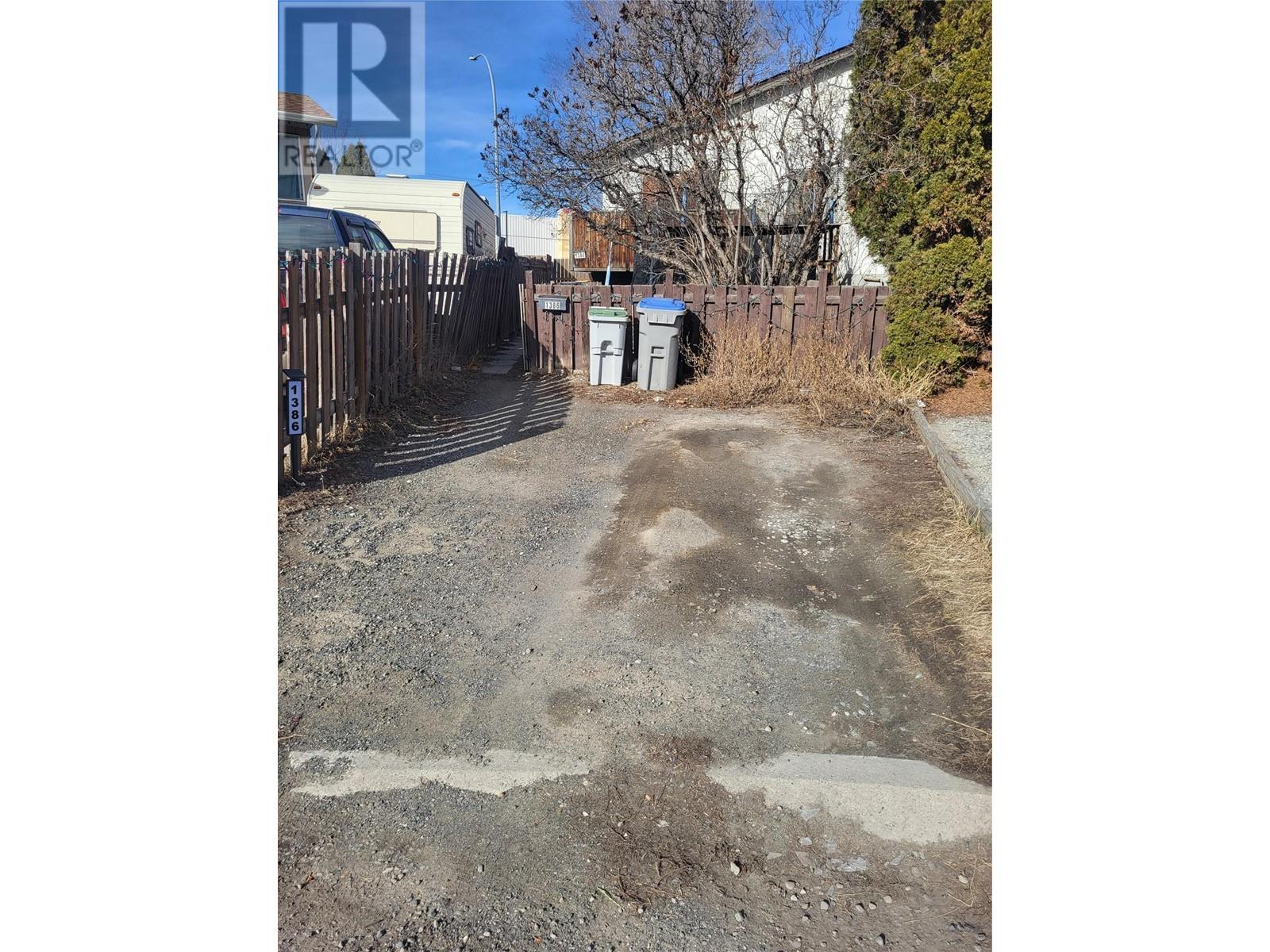 1386 Ottawa Pl, Kamloops, BC V2B 7W4