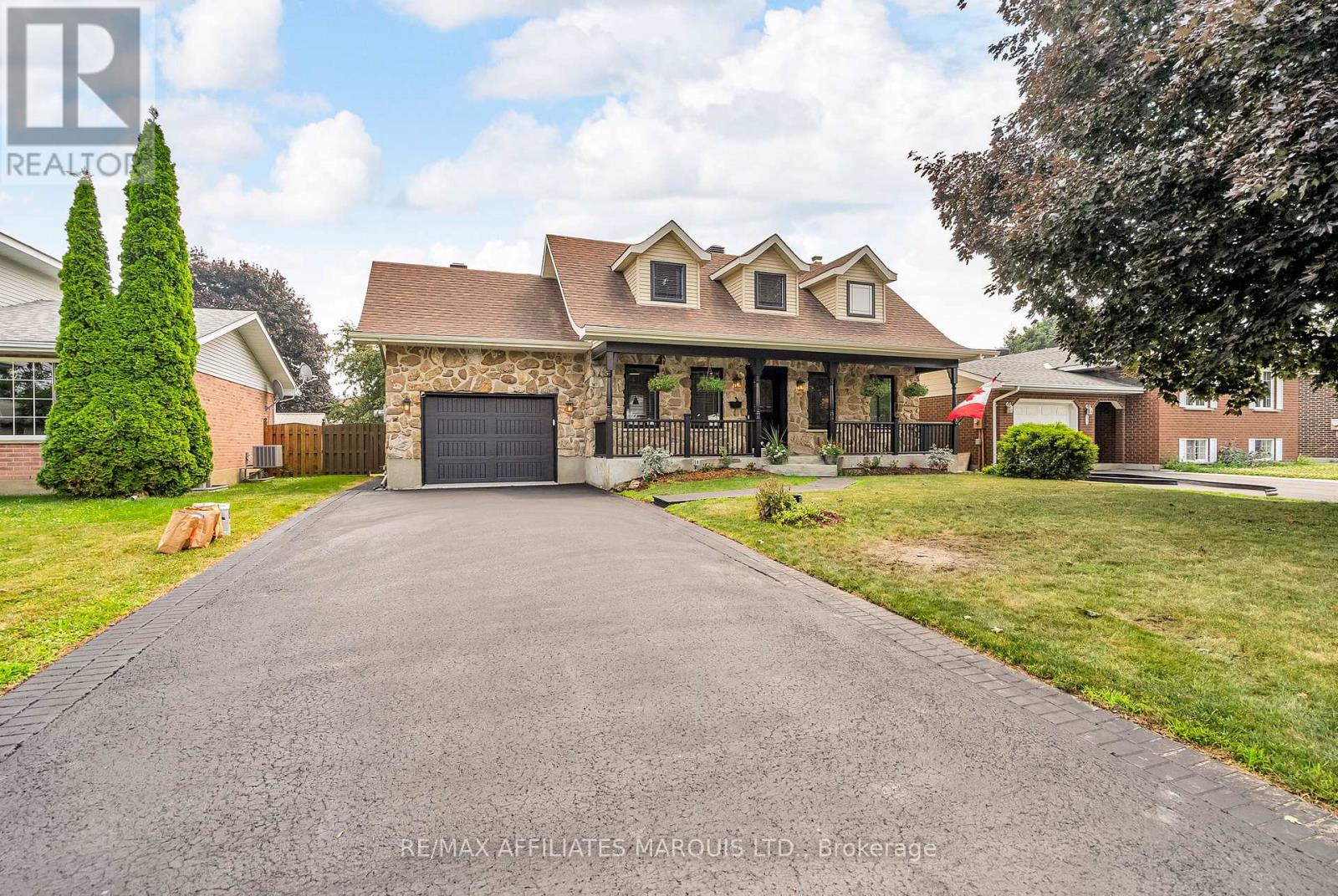 1936 Concorde Ave, Cornwall, ON K6H 6M7