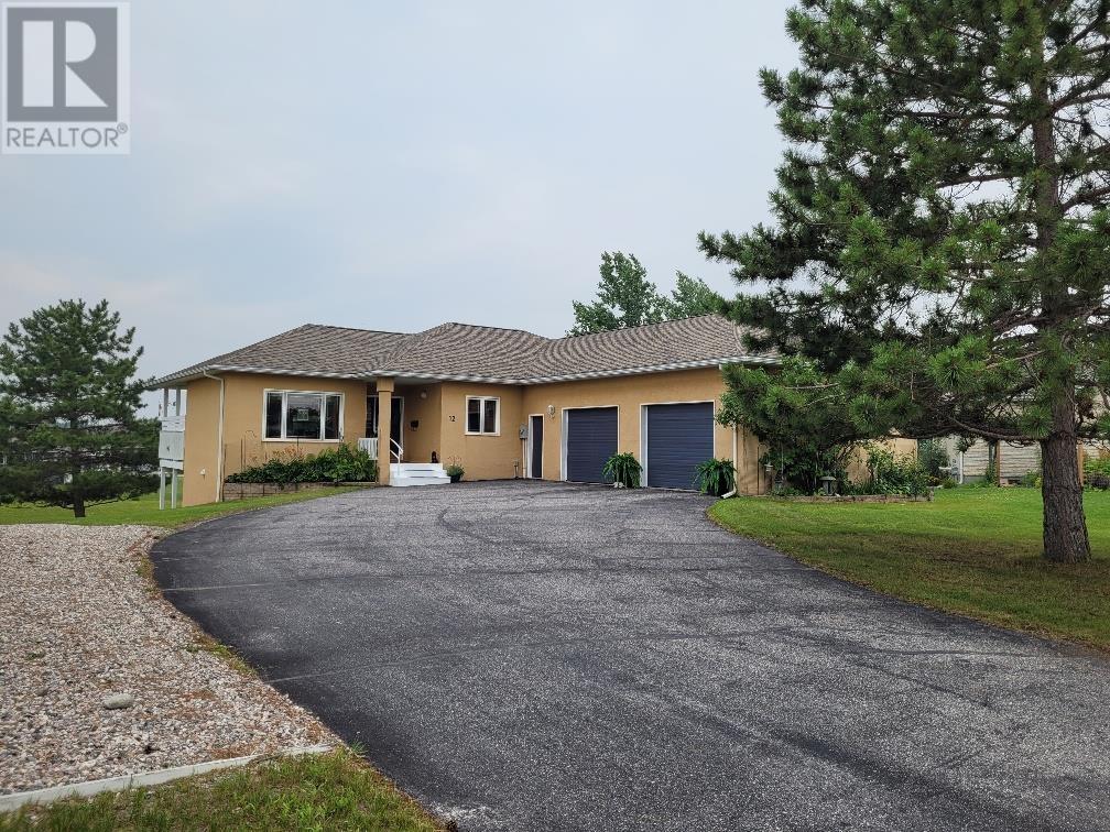 12 Kerney Hill Ct, Dryden, ON P8N 3K1