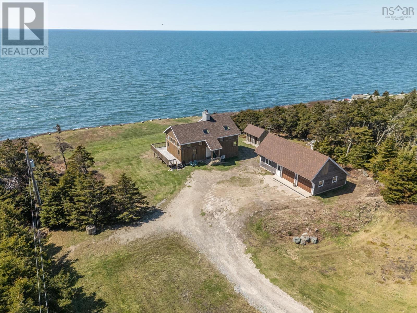 194 Thomas Rd, Yarmouth, NS B5A 5G7