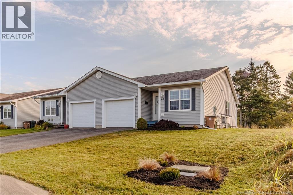 43 Acorn Dr, Saint John, NB E2M 7X7