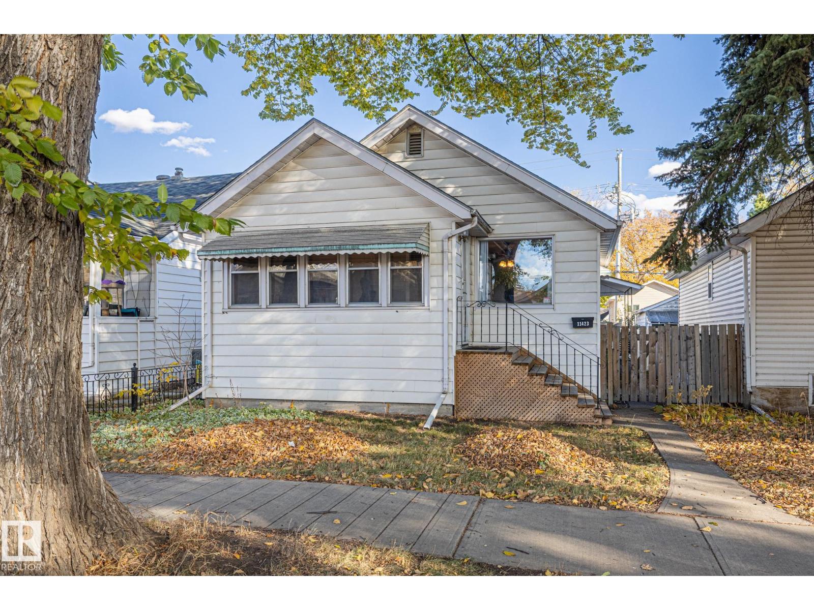 85 St Nw Unit 11423, Edmonton, AB T5B 3E1